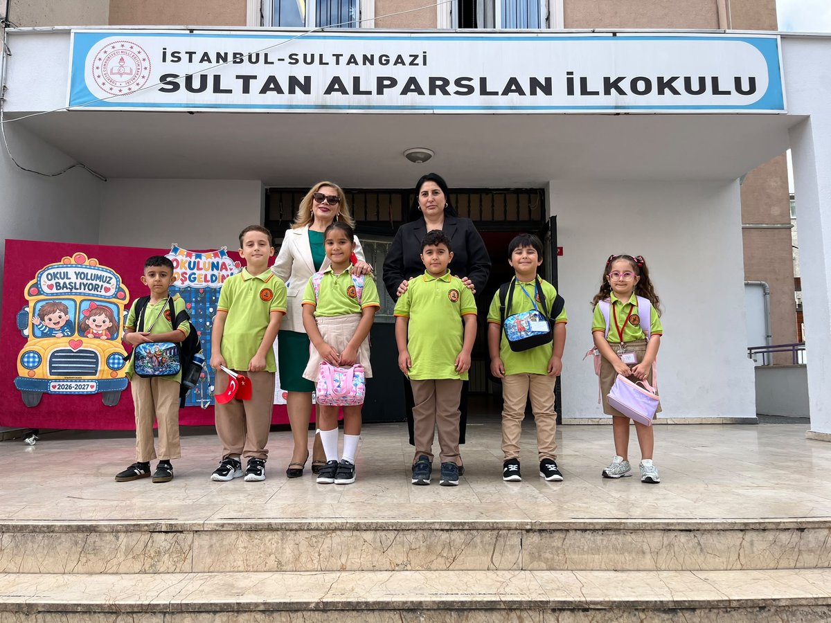 s_alparslanio's tweet photo. Eğitim Öğretim Yılının ilk gününde, İlçe Millî Eğitim Müdürlüğü Şube Müdürümüz Sayın Serpil Biçicioğlu okulumuzu ziyaret etti.Nazik ziyaretleri için teşekkür ederiz.@tcmeb @istanbulilmem @sultangazimem1 @bicicioglu_srpl @FahriyeElkin
#ilkdersimizkardeşlik https://t.co/T9qckQ38jD