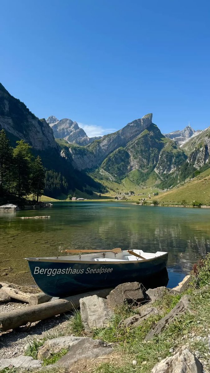 reminiscinbby's tweet photo. Seealpsee, Switzerland https://t.co/heBGp1Py4j