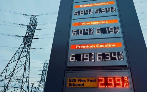davideng604's tweet photo. Markets are digesting a series of fresh strikes in the Middle East that have further diminished hopes that the US and Iran will resolve the six-month-old war soon. https://t.co/yzTwuYX5s3 https://t.co/GqGMI8Ad6c