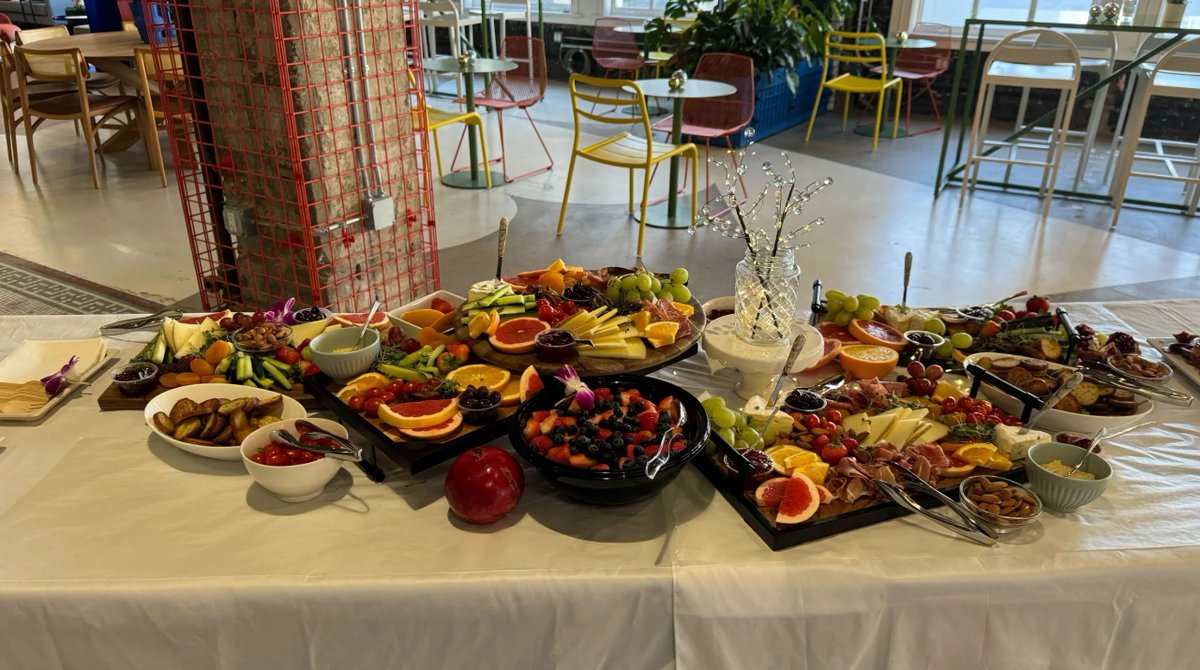ZeroCater's tweet photo. 🍽️ One federal manual lists 16 approved refreshment items. Five are drinks. Every food on the list arrives cold.

All three foods it refuses by name arrive hot.

That temperature line decides what a government office can buy.

https://t.co/NmqiWXR7vm https://t.co/FoMYDYCbDc