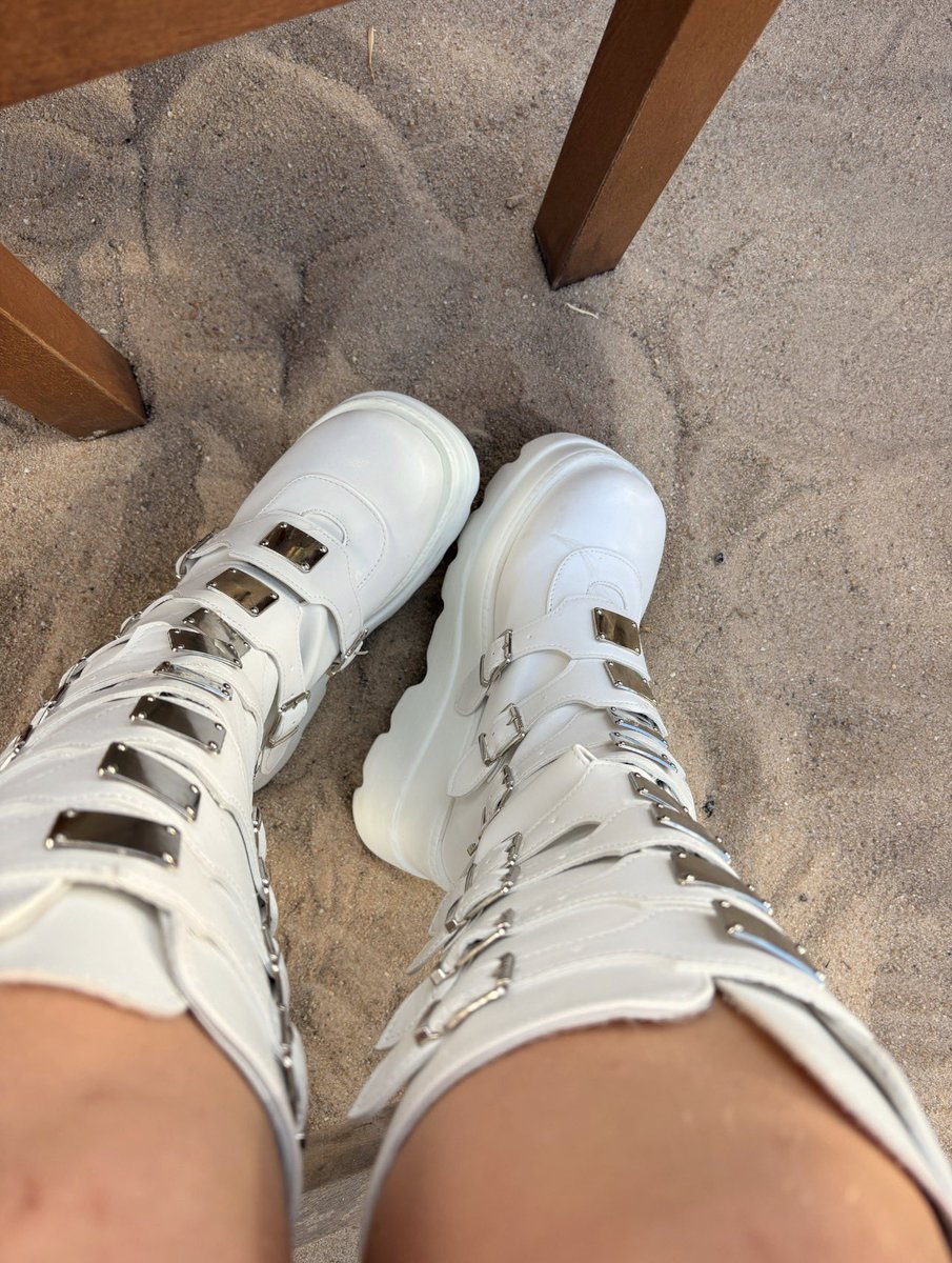miassocks2204's tweet photo. Kiss my boots😈♥��� https://t.co/oTmnDkqLgl