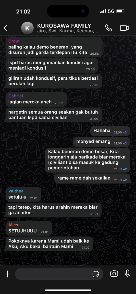merahcn's tweet photo. [🍪] 16
          POV Kurosawa Family waktu tau kalau tempat langganan mereka beli cookies ternyata usahanya dicekal sama pemerintahan https://t.co/Az4juZGO21