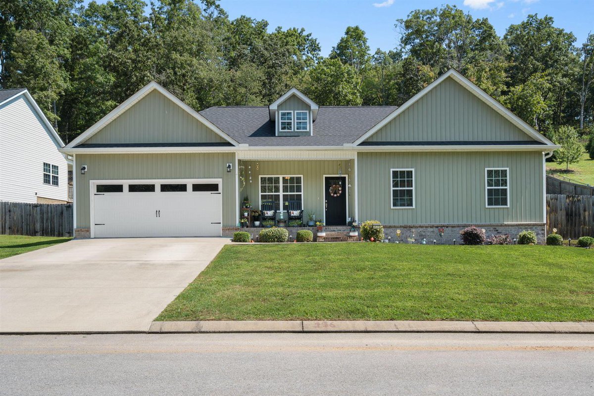 BenderRealtyTN's tweet photo. A home with so much to offer! 3 bed, 2 bath house in a quiet neighborhood. Contact us for a viewing! https://t.co/oCVO7JpLSL