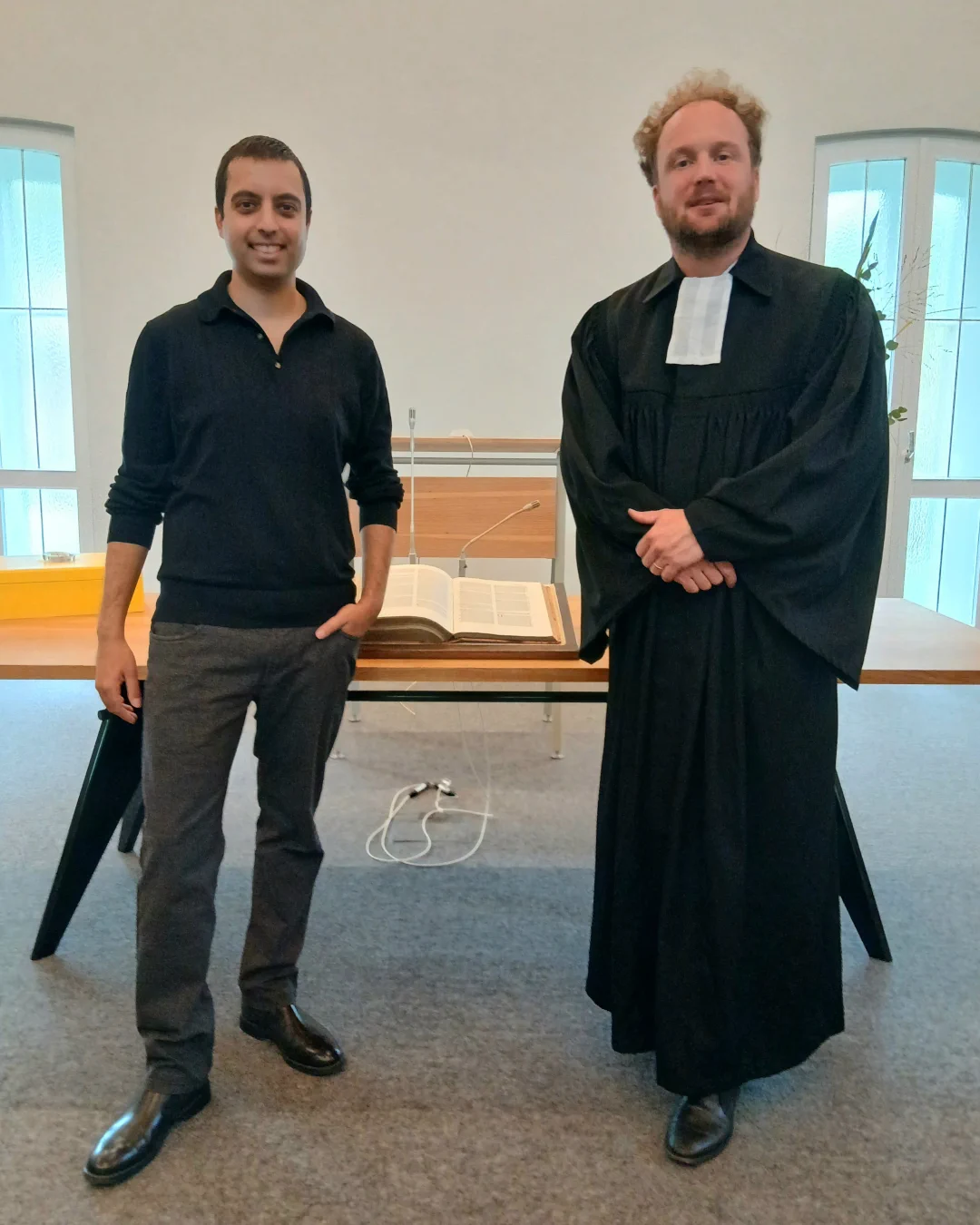 Waqar Tariq, Mitglied des LIB-Bundesvorstands und Koordinator der LIB-Gemeinde Frankfurt a.M. (li.), und Tim van de Griend, Pfarrer der Evangelischen Französisch-reformierten Gemeinde Frankfurt a.M.