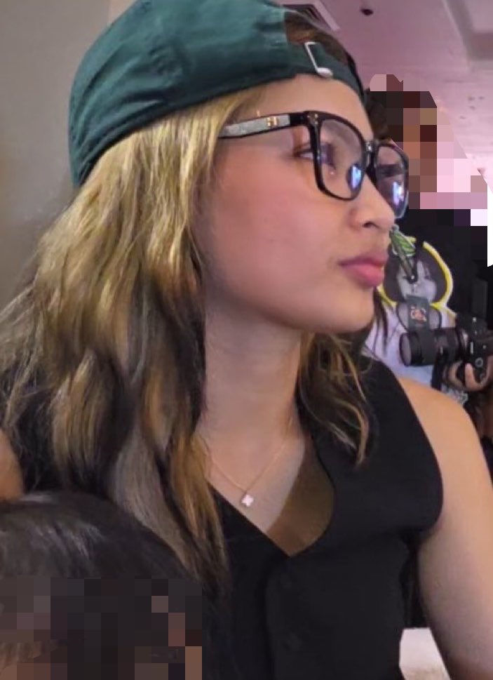 mikhwave's tweet photo. salamat po sa buhay na 'to at sa mga pogi na naka specs 🤲🏻 https://t.co/C0OdT0yG4r