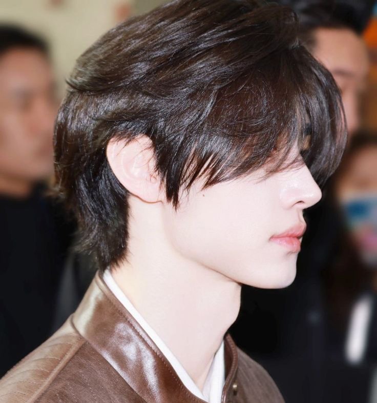 hoonssiren's tweet photo. when his nose enters the room before he does https://t.co/b5L3z7EMYq
