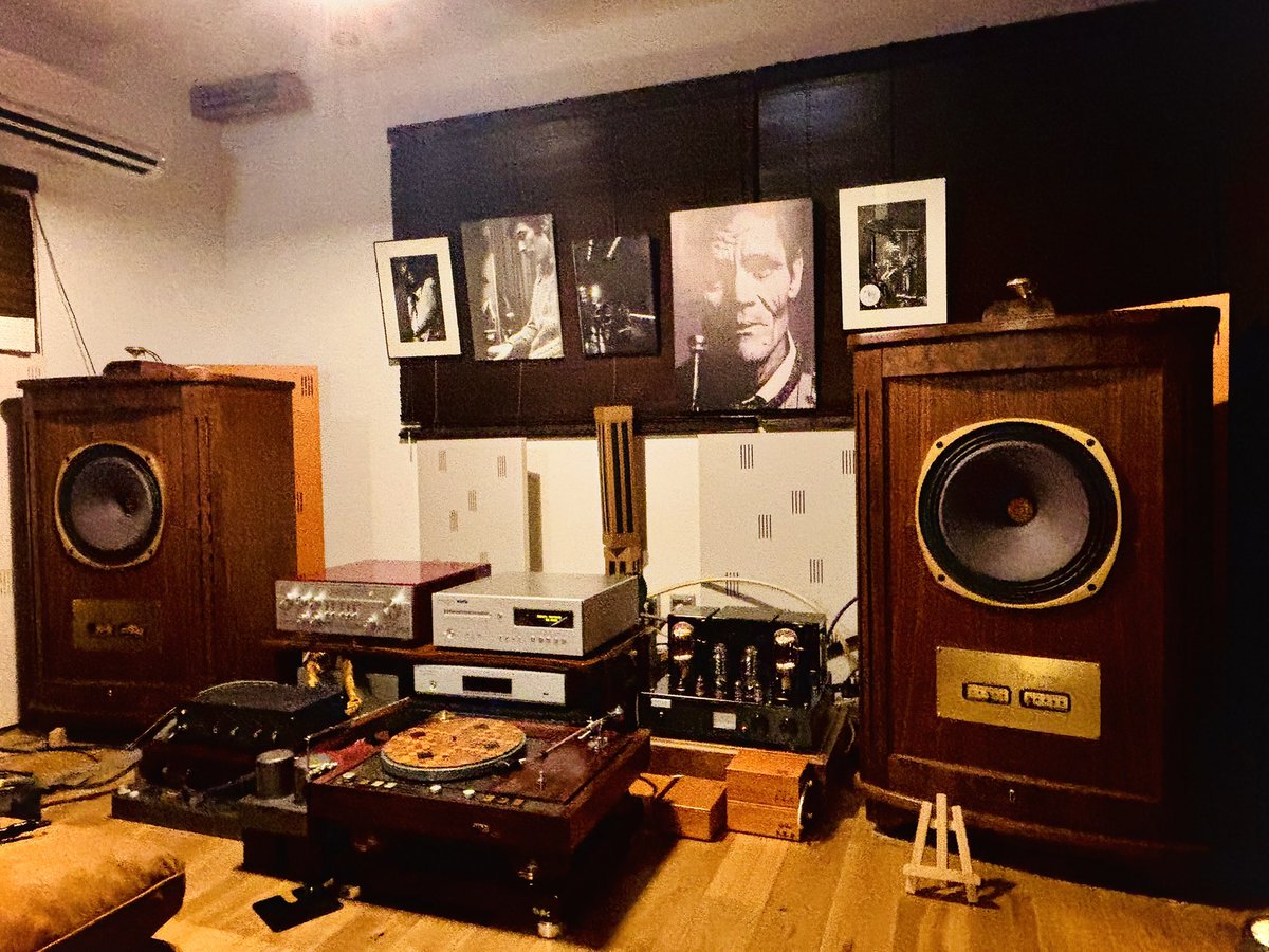maxaudio_'s tweet photo. 【小倉本店】
今日は山口県某所にラックスマンの100周年記念モデルのSACDプレーヤーD100CENTENNIALをセッティングして来ました‼️🚚D-10Xからの変更でも十分違いを感じてもらえました‼️
#マックスオーディオ #maxaudio
#ラックスマン #luxman #sacdプレーヤー #100周年記念モデル https://t.co/nUrAuTY0Fx