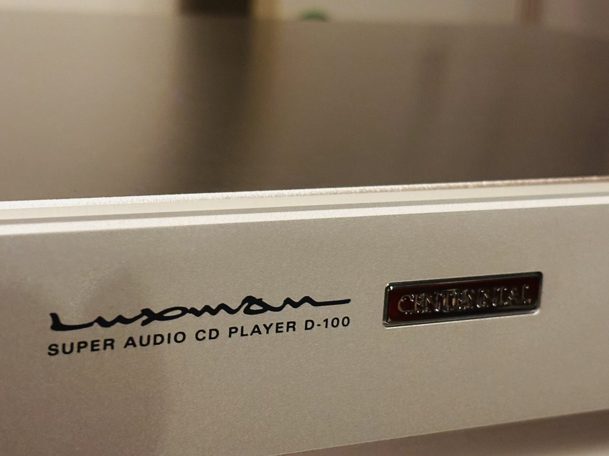 maxaudio_'s tweet photo. 【小倉本店】
今日は山口県某所にラックスマンの100周年記念モデルのSACDプレーヤーD100CENTENNIALをセッティングして来ました‼️🚚D-10Xからの変更でも十分違いを感じてもらえました‼️
#マックスオーディオ #maxaudio
#ラックスマン #luxman #sacdプレーヤー #100周年記念モデル https://t.co/nUrAuTY0Fx