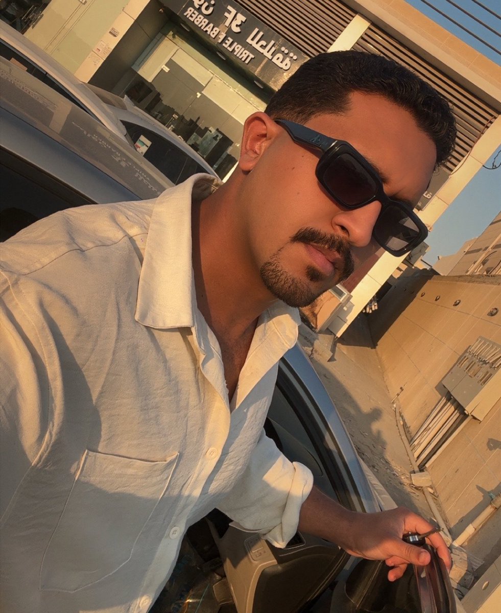 Azixz11's tweet photo. وخر عن الطريق انت وياه السكسوكة لا ترحم 😎😎 https://t.co/UvzmeTlC2G