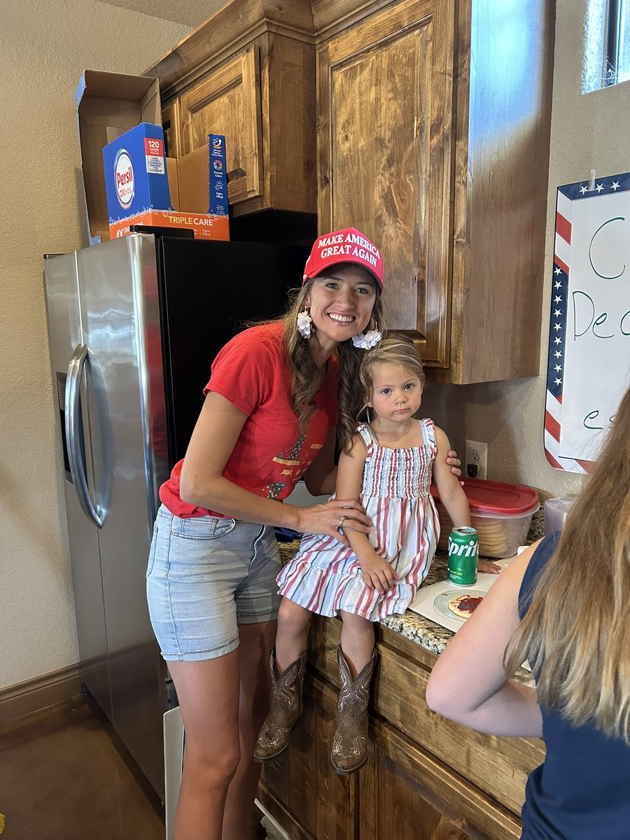 TheAKGuy's tweet photo. After our door knocking this weekend, we had an amazing block walking kickoff party for our volunteers!

Complete with barbecue, games for the kids, and a cookie decorating contest!

Thanks everyone including Parker’s ice cream for providing my personal favorite, Cookie Monster https://t.co/ne3kRxSQgl