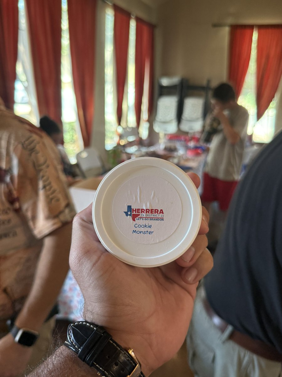TheAKGuy's tweet photo. After our door knocking this weekend, we had an amazing block walking kickoff party for our volunteers!

Complete with barbecue, games for the kids, and a cookie decorating contest!

Thanks everyone including Parker’s ice cream for providing my personal favorite, Cookie Monster https://t.co/ne3kRxSQgl