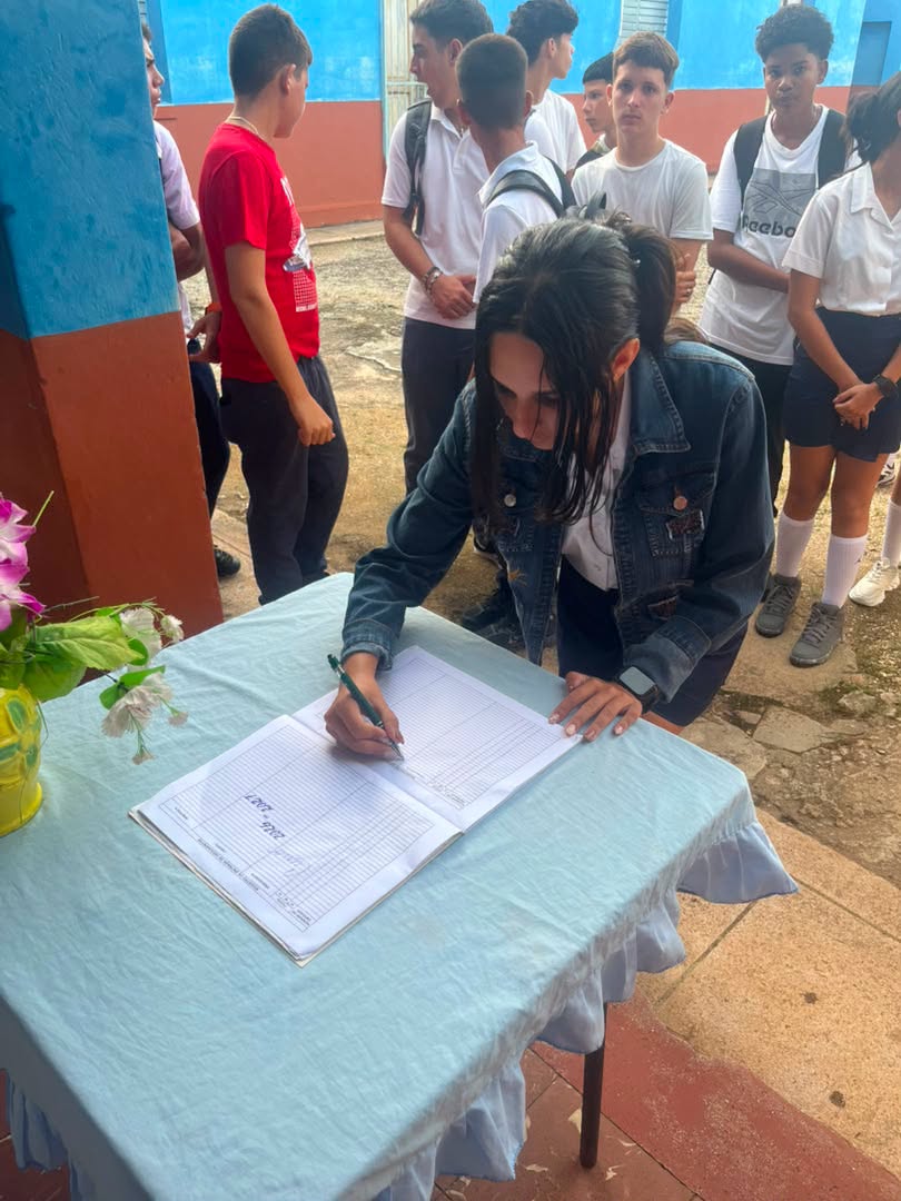 LaVozRJ's tweet photo. Jaruco suma más de 70 nuevos miembros a la FEEM  https://t.co/QhVXKL93Tl via @RadioJaruco 
@ManuelAgui21532 @DrRobertoMOjeda @BequeMaya @YulietRomero7 https://t.co/rn77DUebXS