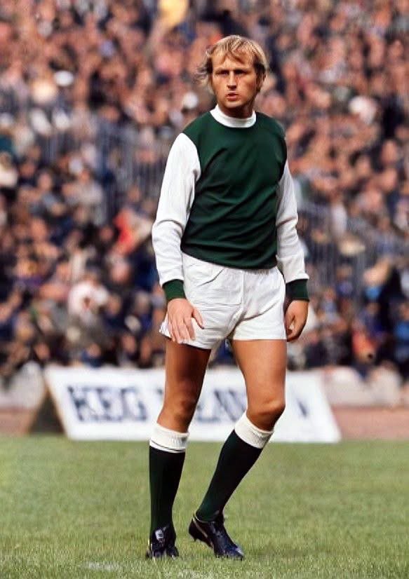 HibernianRetro's tweet photo. 𝐀𝐥𝐚𝐧 𝐆𝐨𝐫𝐝𝐨𝐧 played 𝟏𝟒𝟓 times for ℋ𝒾𝒷ℯ𝓇𝓃𝒾𝒶𝓃 𝒻𝒸 scoring 𝟖𝟐 goals from 𝟏𝟗𝟕𝟐-𝟏𝟗𝟕𝟒

He won the League Cup in 𝟏𝟗𝟕𝟐 &amp; won Dryborough Cups in 𝟏𝟗𝟕𝟐 &amp; 𝟏𝟗𝟕𝟑 scoring in both those finals 🏆✅ https://t.co/tpCxhXH0mZ