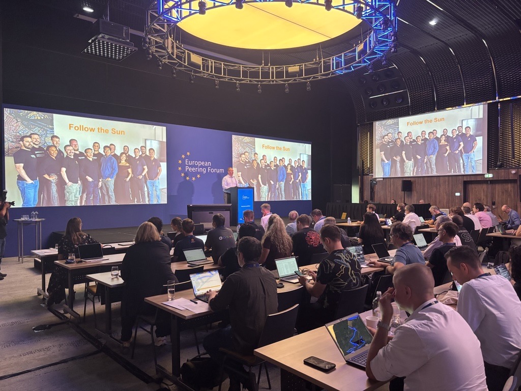 AMS_IX's tweet photo. A great start to #EPF2026!

Our CEO Peter van Burgel opened the event with reflections on resilience across the Netherlands and Europe, plus updates from AMS-IX.

Great to have the peering community together again to connect, exchange ideas and share knowledge!

#AMSIX #Peering https://t.co/ebphssm22e