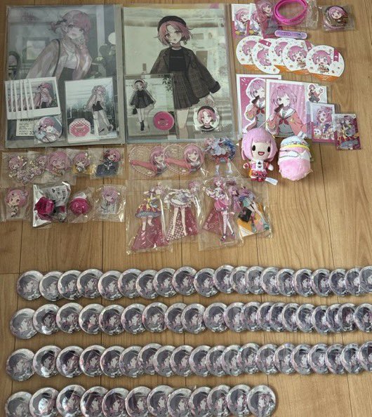 eno_s97's tweet photo. @j6rnu 初めまして。こんばんは
検索よりお声かけ失礼致します。
当方こちらのえむを所持しているのですが、譲渡にてお求めのものはございますでしょうか？
1部抱き合わせございます。
星二アクスタは定価以下でのお譲りが可能です。
ご検討よろしくお願い致します https://t.co/9xn16AF0im