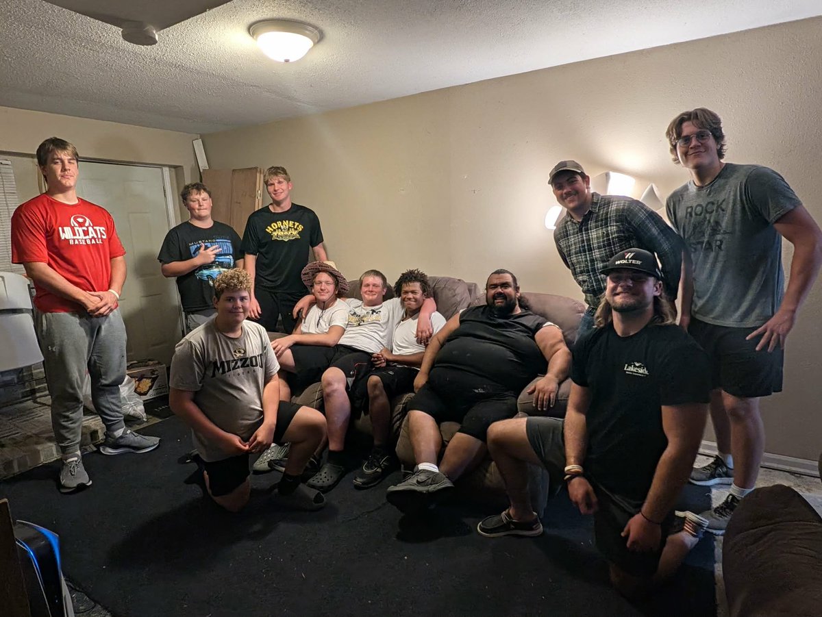 CoachEstrada65's tweet photo. Week 3 Sunday dinner was a hit! 🥟🔥 Great Chinese food, quality family time, and we even had two special guests from out of the woods—my players from Linn last year! 🌲🏀Now, on to Week 4! 😤💪 #FaithFamilyFootball #FridayNightLights #NextWeek #CoachLife https://t.co/tgfAAP9Vng