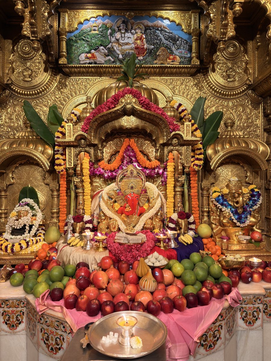 LostInChaos22's tweet photo. Vinayaka Chaviti Subhakankshalu 🙏🧿

Ganapati Bappa Moraya 🙏
Mangalmurti Moraya  🙏 https://t.co/iXeHtlgkq7