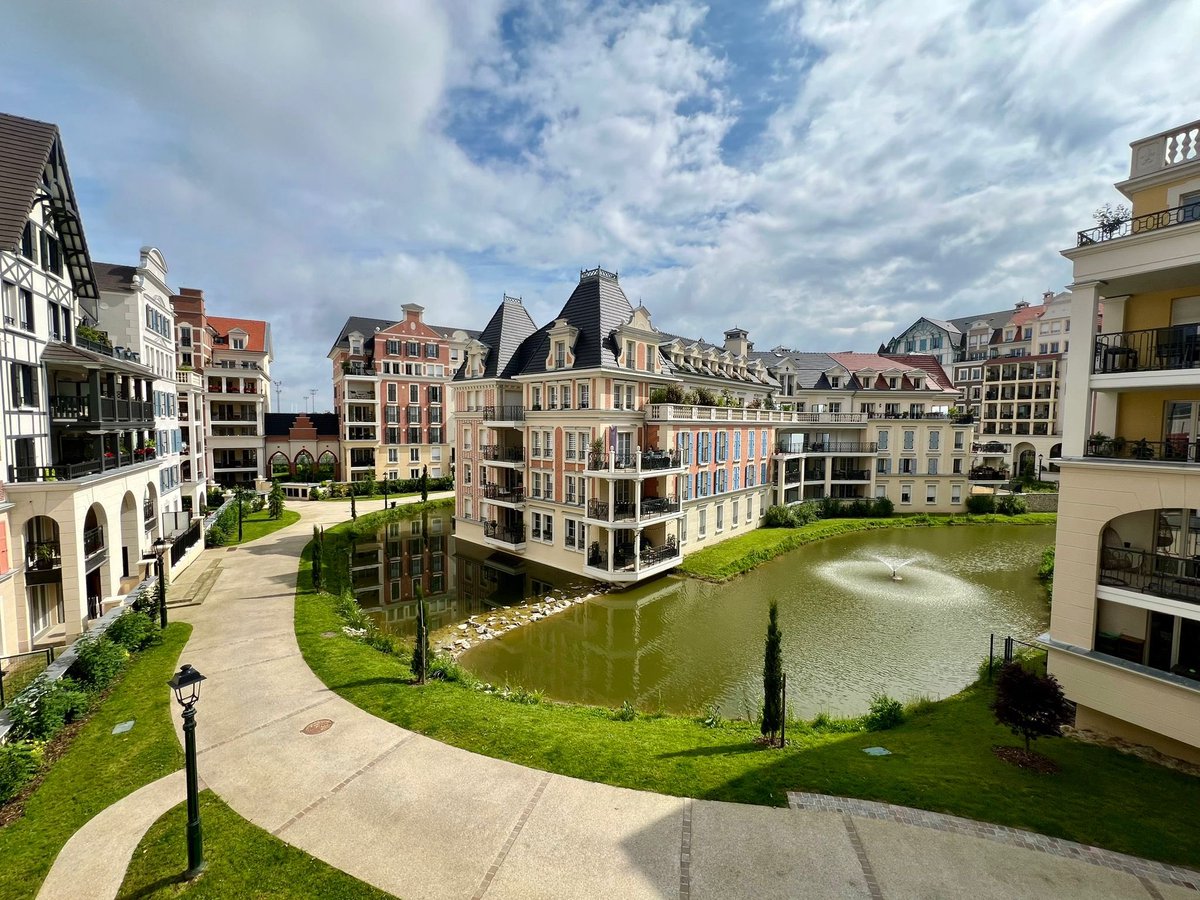 Franciliens12's tweet photo. Le Plessis-Robinson (92) est tellement sous-coté. https://t.co/Ypqa73Ttnf