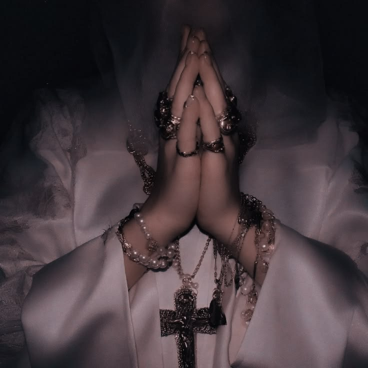 lui_dumbass's tweet photo. AU Madohomu | Saint Hope . ݁₊ ⊹ . ݁  ​♱ ݁ . ⊹ ₊ ݁.
Onde a noviça recém transferida Akemi Homura tenta de tudo para que sua primeira amiga não se torne também uma noviça.

ou⋆˖⁺‧₊☽◯☾₊‧⁺˖⋆°.☾⋆.ೃ࿔*:⋆

Onde Kaname Madoka não possui mais nada além de sua esperança. https://t.co/2VMyDO9zP8