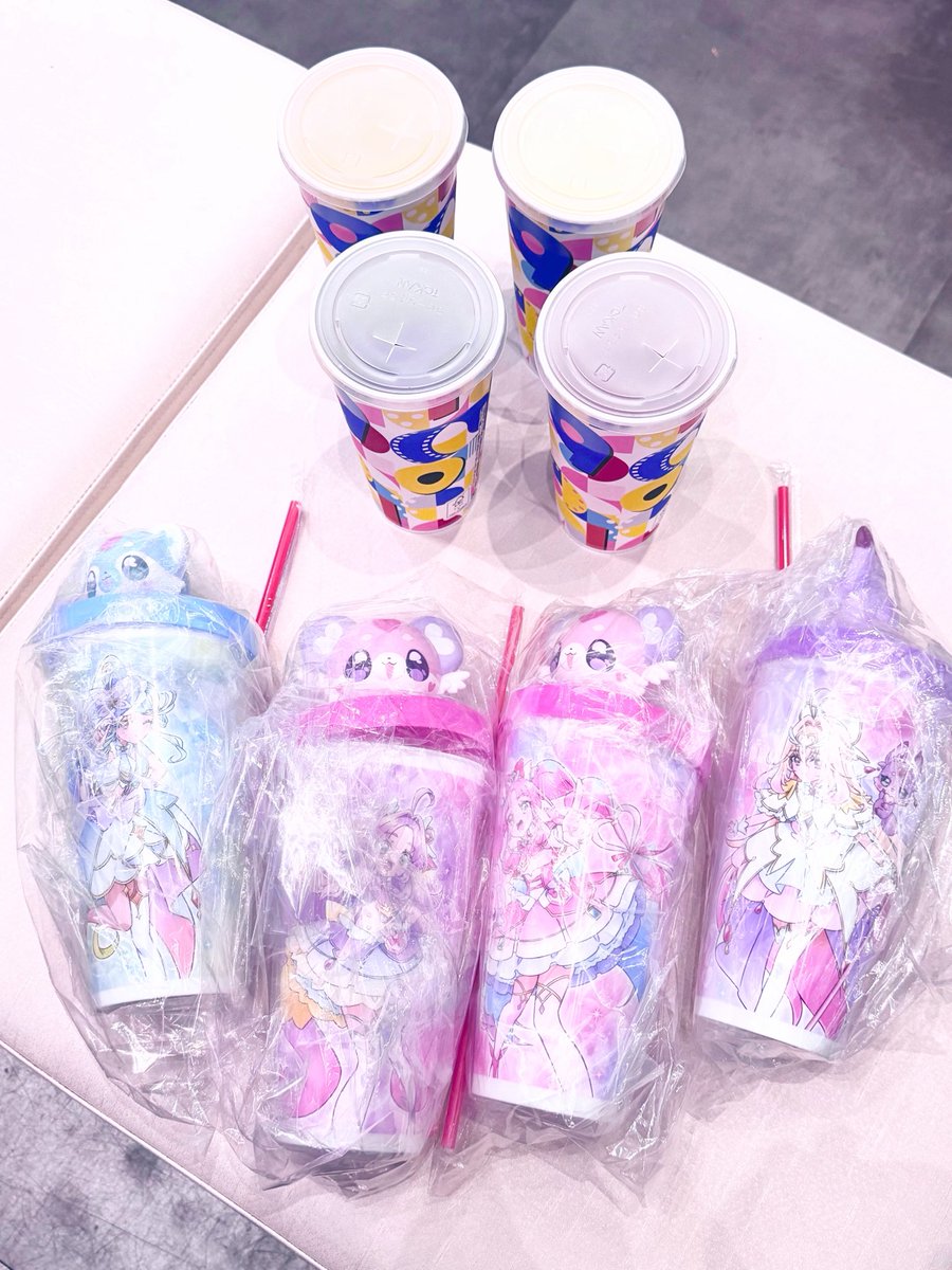 ribbondreamy's tweet photo. 仕事終わって「もうドリンクホルダー無いだろうな」ってなりつつダッシュで映画館行ったら
全種類買えたよ💕奇跡💕
私が買ったら完売情報出て
ギリギリセーフだったみたい
嬉しくて泣いちゃうよー
#たんプリ
#映画たんプリ
#名探偵プリキュア https://t.co/jzilHjoa6o