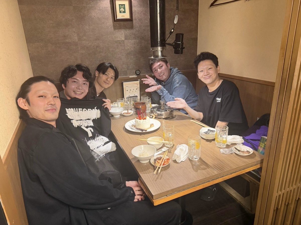 kangyoku_maruru's tweet photo. 新春浅草歌舞伎2027
決起会にて
誕生日のお祝いをしていただきました！
うれしいなぁ
みんなでひと月走ります！

#新春浅草歌舞伎
#新春浅草歌舞伎2027
#あさかぶ
#あさかぶ2027

#團子氏いらっしゃいませ https://t.co/itu5jpKpS4
