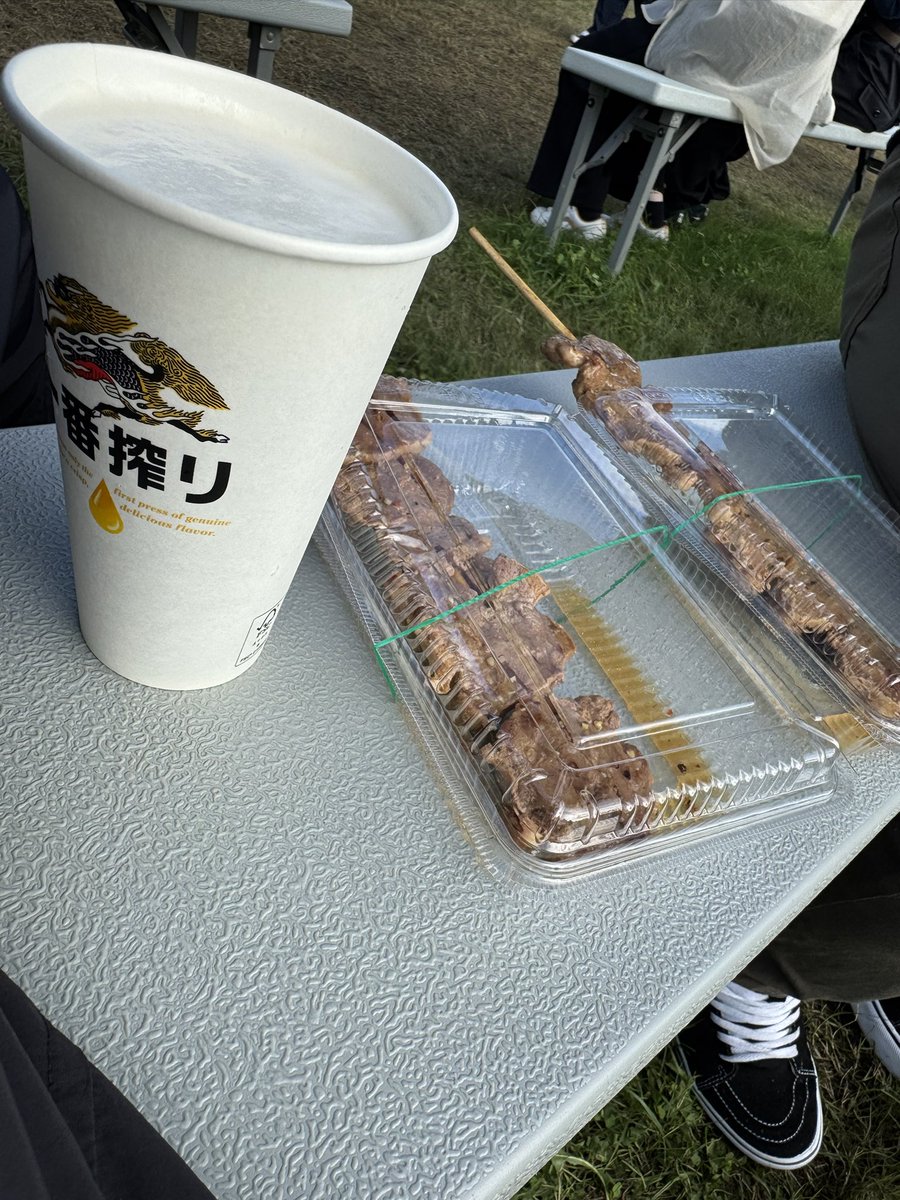 boc_chocooo's tweet photo. フェス飯と酒
来週は何食べるかなー https://t.co/EP3by6Wgsy