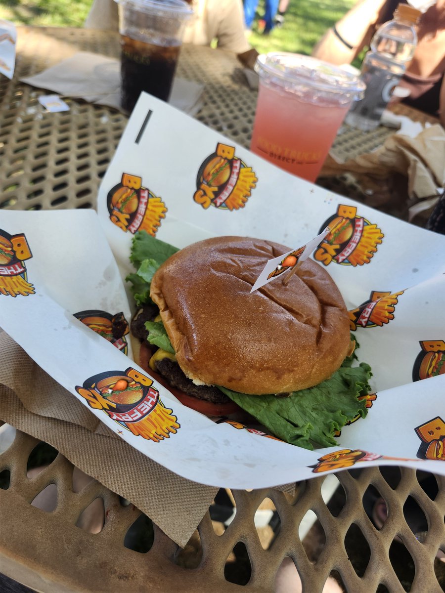 MorehartEm86846's tweet photo. FIRST PERSON TO FIND THE HIDDEN 🍗'S WILL RECEIVE 25K $TENDIES PER 🍗 FOUND

RULES IN THE COMMENTS https://t.co/xOYS3smDdd