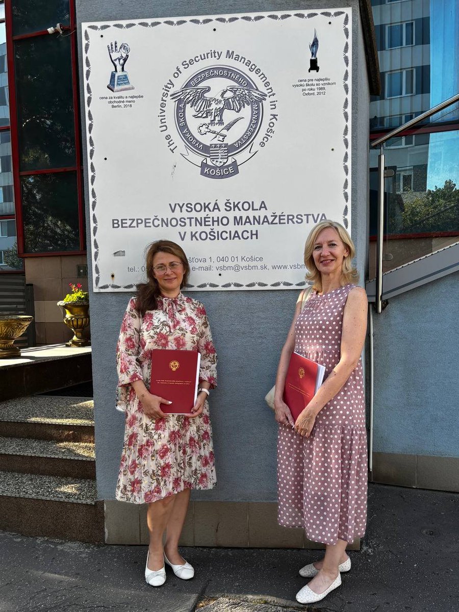 oduvs's tweet photo. Представники ОДУВС: завідувачка кафедри психології та педагогіки Олена Бабчук та начальник ВЗЯО Олена Камінська взяли участь у сьомому засіданні МЕГ, присвяченому розробці Програми з лідерства для правоохоронних органів, яке відбулося у м. Кошице (Словацька Республіка) https://t.co/j6zssT2pgO