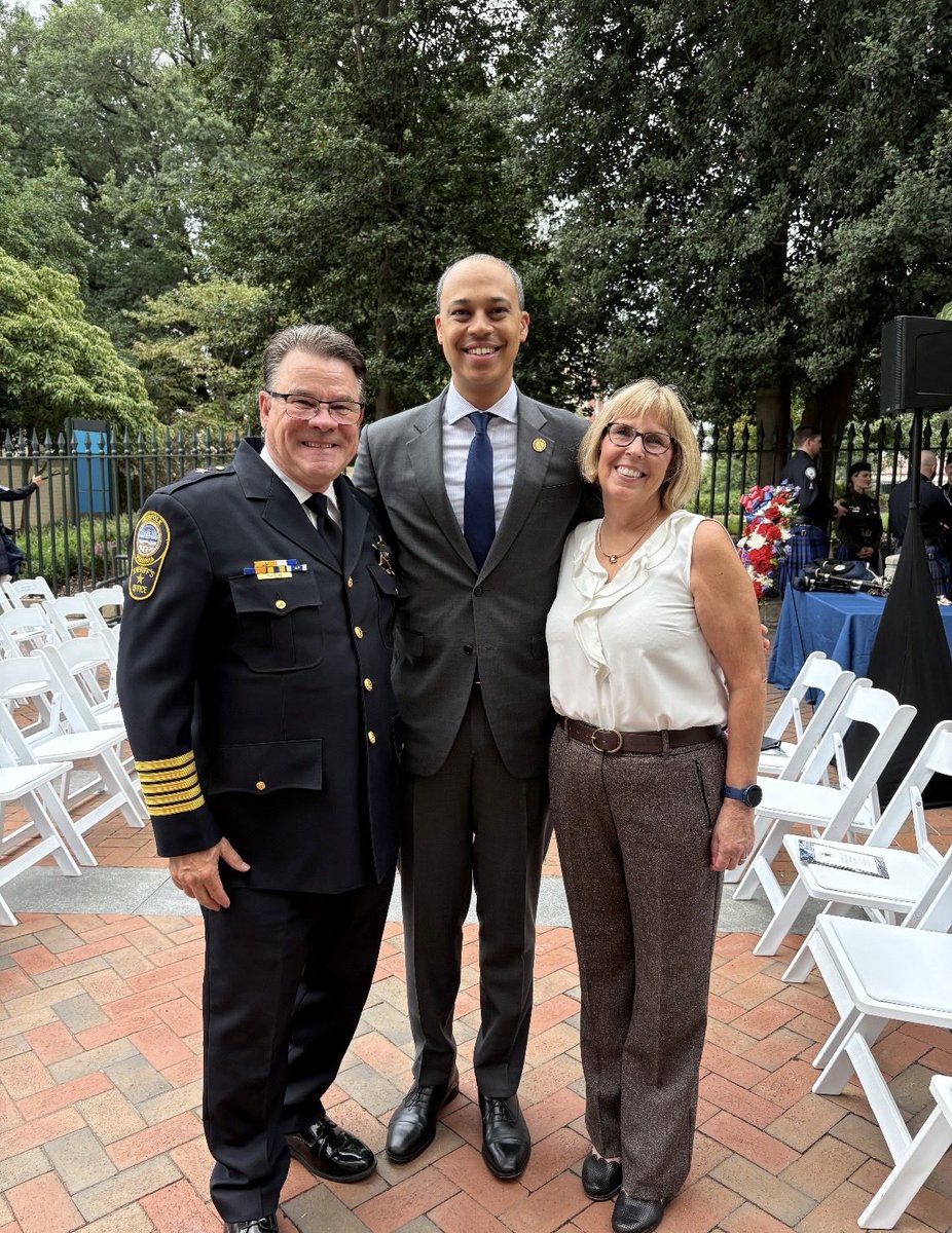 AGJayJones's tweet photo. (1/2) In Richmond's Capitol Square stands the Commonwealth Public Safety Memorial, a tribute to the almost 1,000 Virginians who died in the line of duty. On Saturday morning, I joined leaders in honoring these heroes and their courage, https://t.co/3zbvIo5A2M