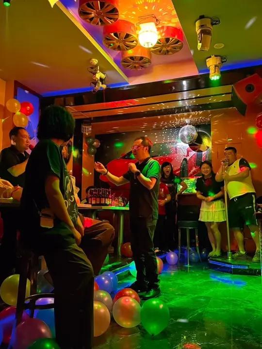 AgripinaMo4rf's tweet photo. Let’s hit the KTV tonight! Sing your heart out to all favorite tracks, no judgment just pure fun—turn up the vibe with friends now! https://t.co/871Gm33rxT