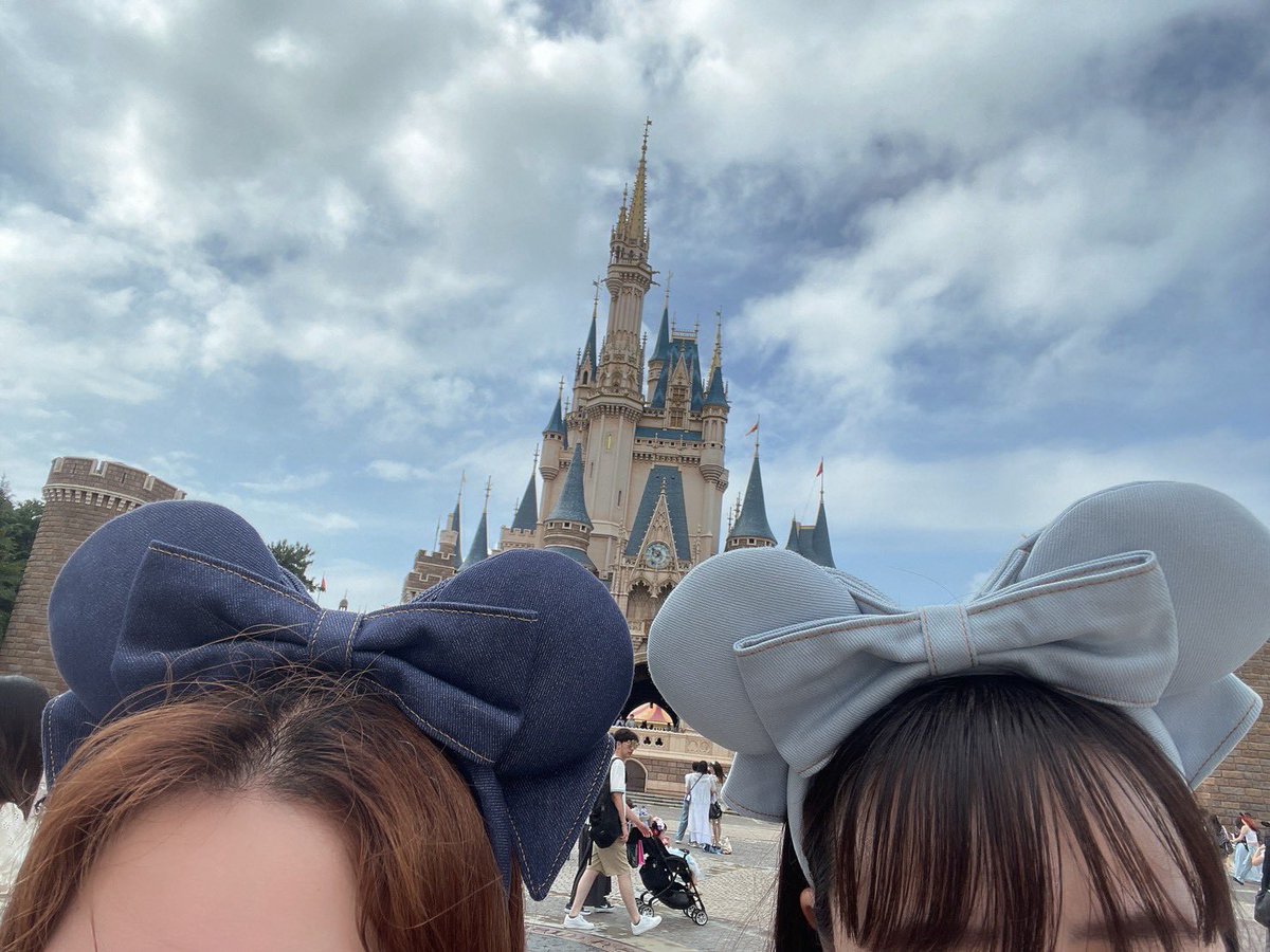 oimono_ko's tweet photo. ハロウィン前滑り込みディズニー🏰
with若者だったので映え写真いっぱい撮れました📸
初✨️クリスタルパレス・レストランにも行けて大満足🤤
久しぶりに開園から閉園まで居て疲れたけど楽しすぎた♡
そしてハロウィン激混み覚悟でやっぱり行きたいな😭と思いました🎃🦇🕸 https://t.co/baEKiJiuoY