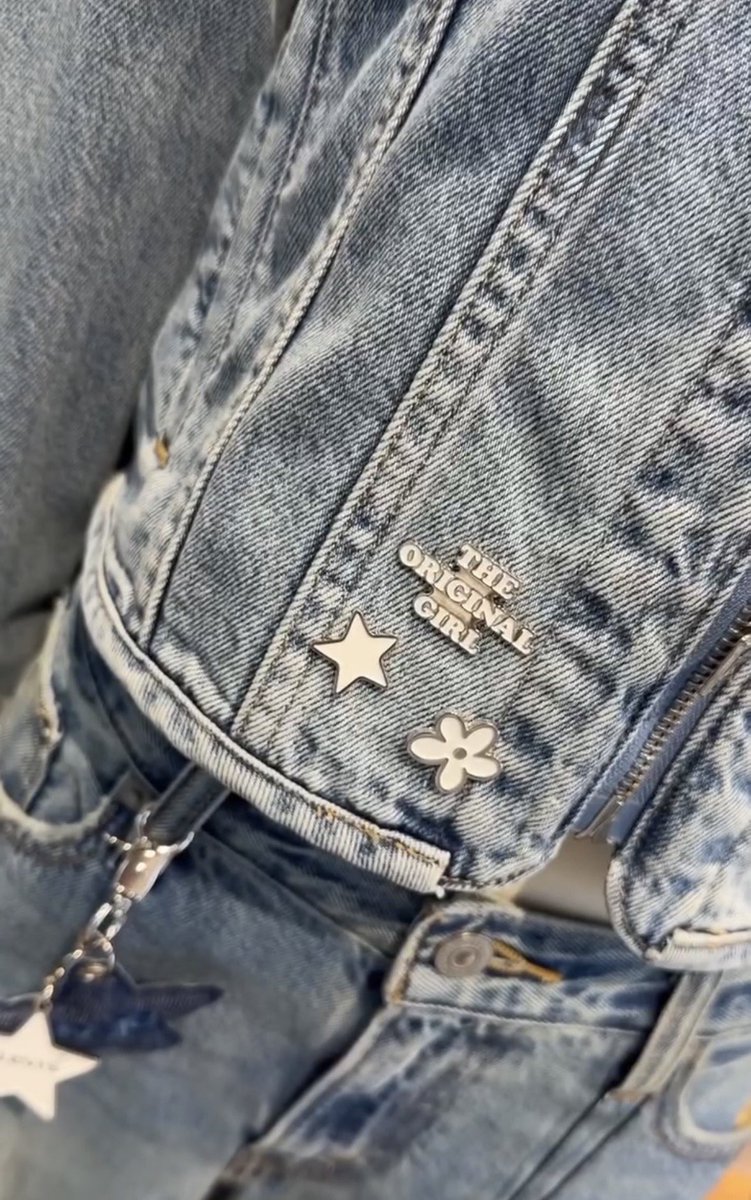 eleven_digits's tweet photo. The Levi’s® × ROSÉ collection is here! ✨

Inspired by The Original Girl, ROSÉ reimagines Levi’s® classics through an exclusive, customizable collection made to be uniquely yours. https://t.co/brxdIRGr6s