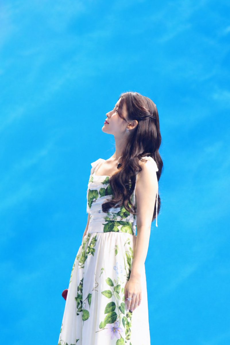 ANNYEONZ_'s tweet photo. 다시보는 1년전 오늘📷
FAN MEET-UP 
250914📸

#아이유 #IU #ByeSummer #팬밋업 https://t.co/iZOXBtCg3w