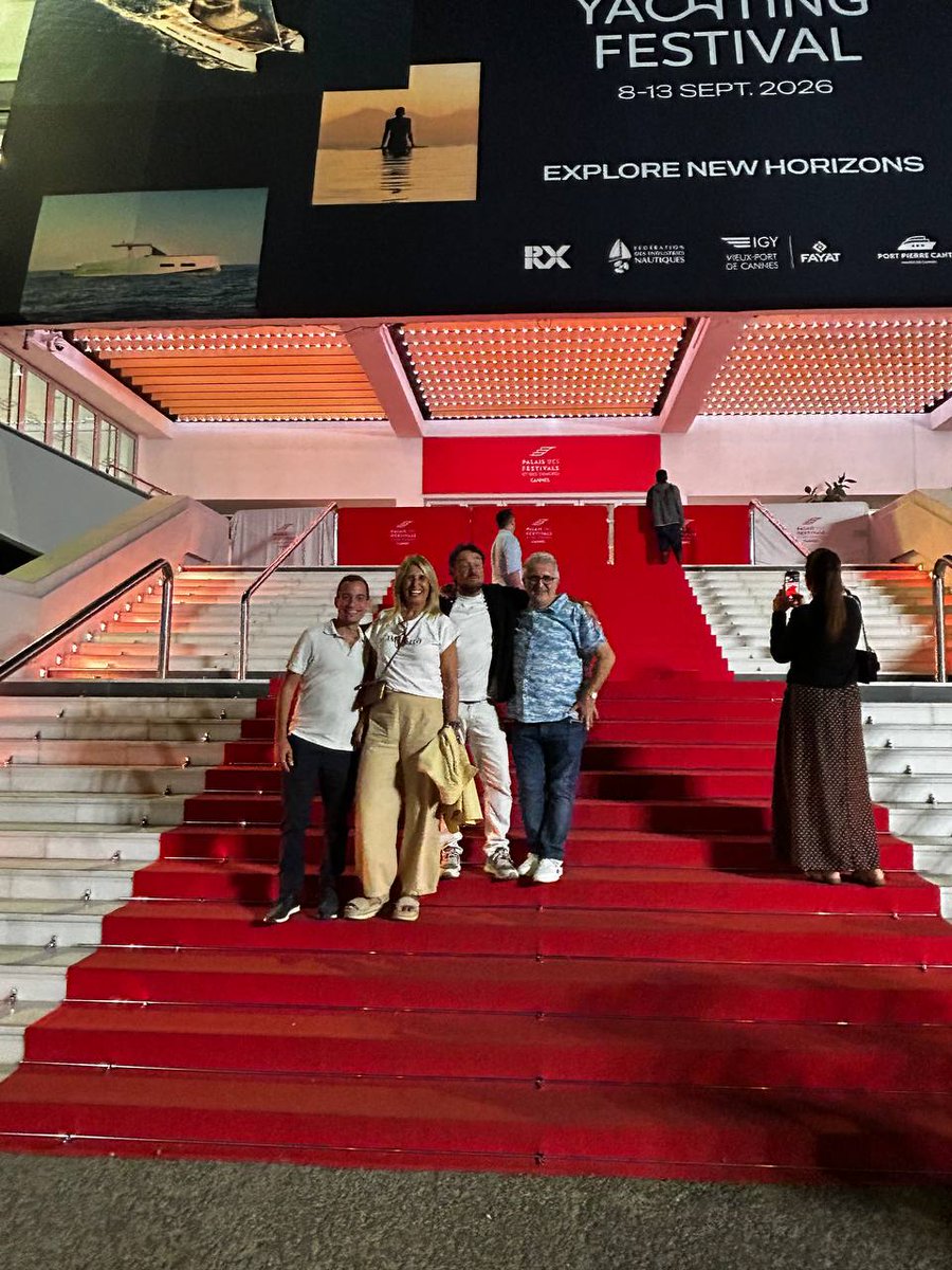 suaracoop's tweet photo. Ja som a Cannes!
Avui participem als @SilverEco_Fr  & Ageing Well International Awards 2026 amb DOMOBOI i Cohabitem, dos projectes impulsats des del Social Digital Lab de Suara Cooperativa i finalistes d’aquests reconeixements internacionals.
Una oportunitat per compartir, més enllà de les nostres fronteres, com apliquem la innovació per avançar cap a noves formes de cuidar i acompanyar les persones.
✨ Portem la innovació social de Suara a Cannes!
Coneix els dos projectes:
🏠 DOMOBOI utilitza IA i sensors no invasius per detectar possibles situacions de risc a les llars de persones grans en entorns rurals. Una manera de reforçar-ne la seguretat i l’autonomia, sense càmeres i preservant la privacitat. Més info: https://t.co/BQFfD22cij
🤝 Cohabitem Bcn, impulsat amb Kuvu, connecta persones grans que disposen d’una habitació lliure amb persones que busquen habitatge assequible. Amb mediació i acompanyament professional, promou la convivència intergeneracional i contribueix a reduir la soledat no desitjada. https://t.co/lb2tfnlz1Q