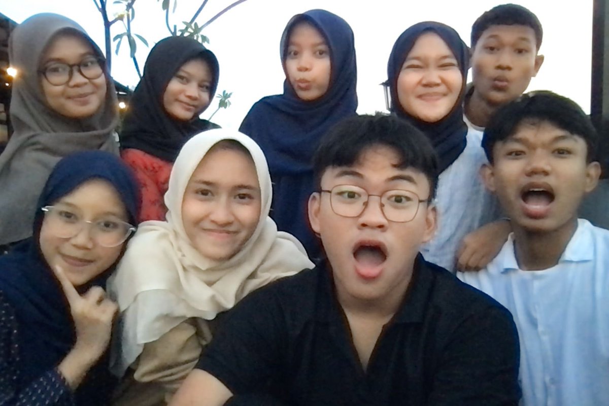 allshitth's tweet photo. eh iya priti *delsoon https://t.co/LSgOY9Recd
