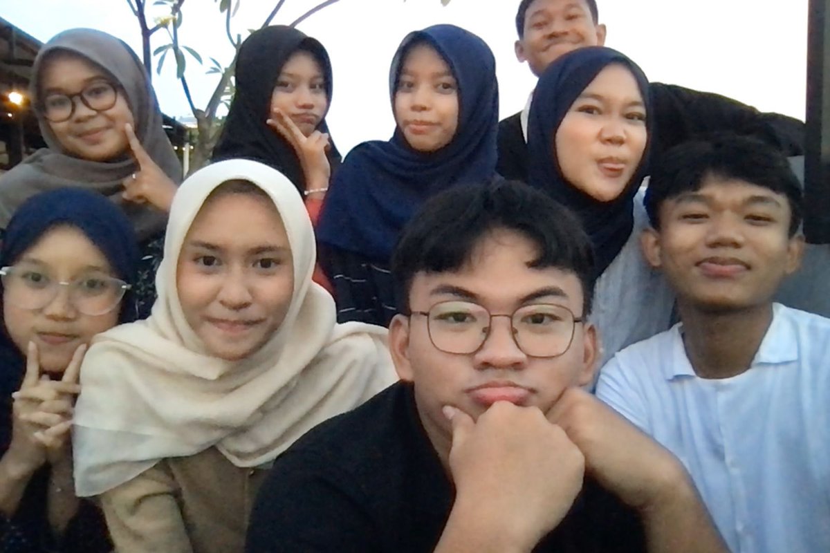 allshitth's tweet photo. eh iya priti *delsoon https://t.co/LSgOY9Recd