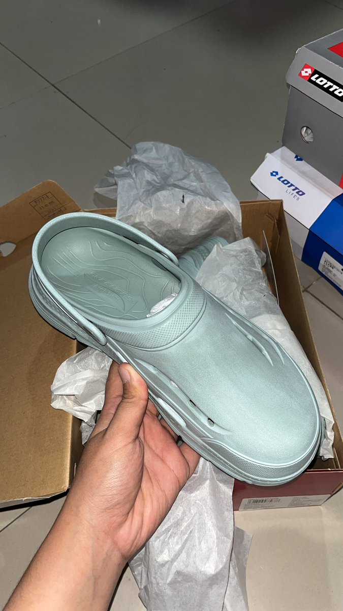 milkcoffeed_'s tweet photo. 17. sendal skchers size 39 300k
18. sendal skechers size 38 250k
19. sendal skechers size 38 250k
20. sendal skechers size 40 365k https://t.co/4LGMPpXIHc