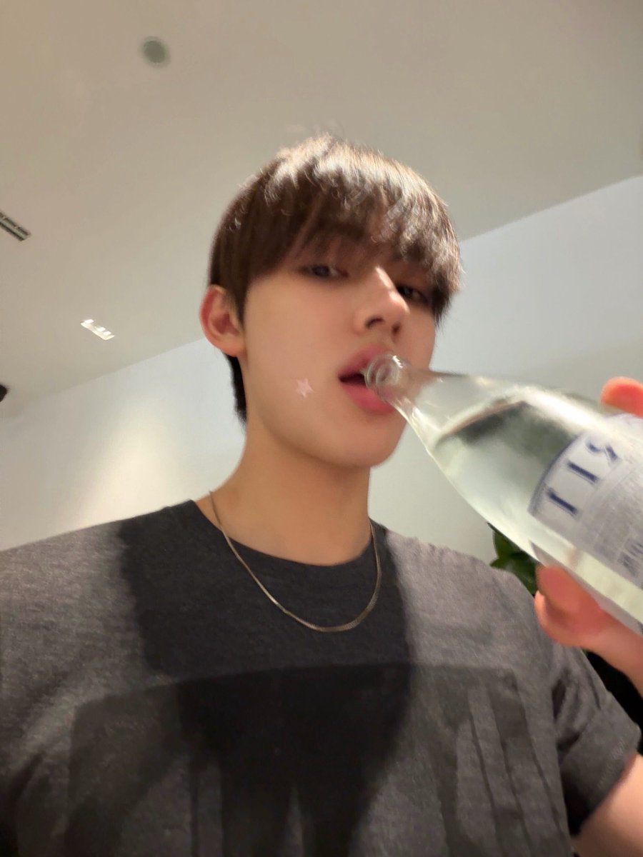 catstappen's tweet photo. MAHA DASYAT EOM SEONGHYEON https://t.co/TQPic2Wqws