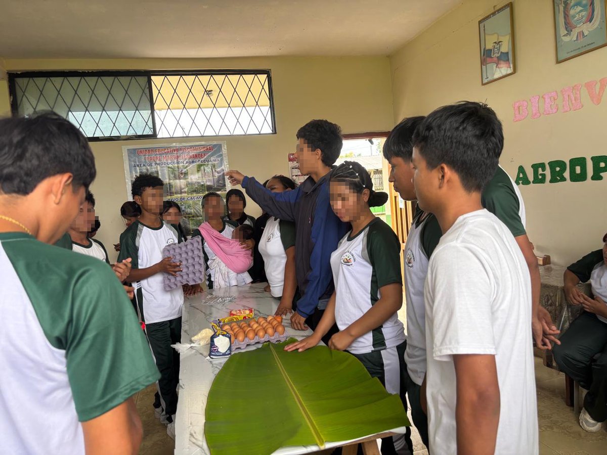 salud_orellana's tweet photo. 🥗 #Loreto | Salud y educación con sabor local. El C.S. Loreto desarrolló un taller de alimentación saludable en la U.E. Padre Martín Fernández, con productos de la zona y recomendaciones sobre consumo de agua segura. 💧 https://t.co/U52s6YaeX9