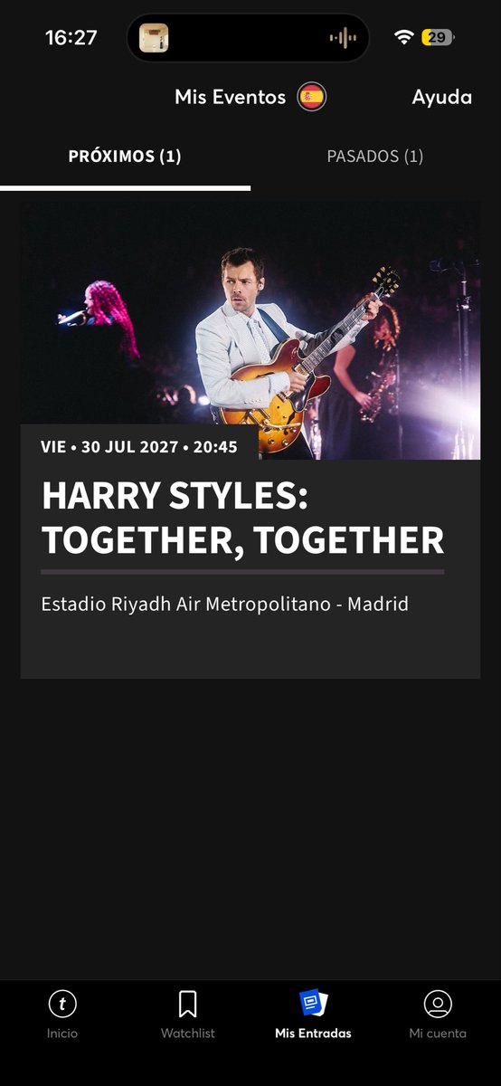 AlguienRw's tweet photo. Con entrada para harry gente, ademas mientras la compraba sonana love of my life de fondo, la vida es buena https://t.co/j56lhdu4fO