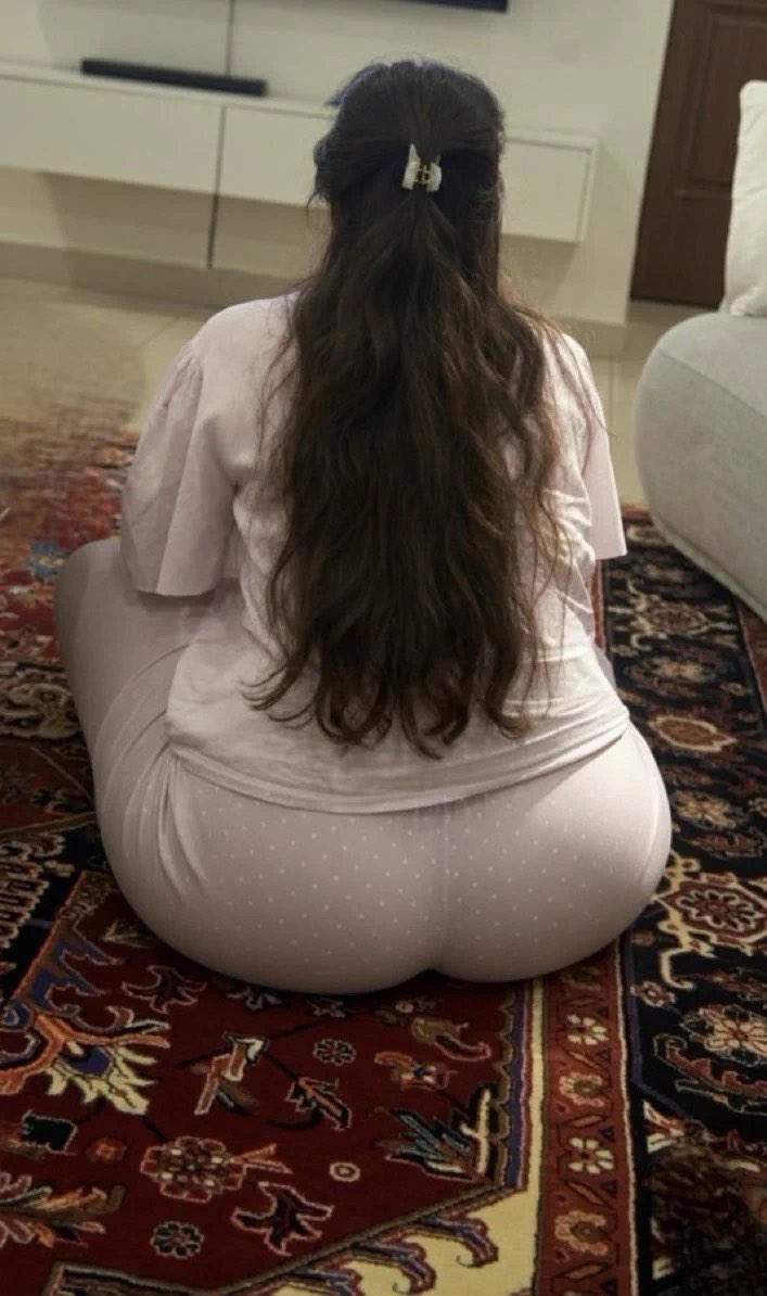 w_8v8's tweet photo. ريحتها فايحة ف الصالة يا رجال البيت؟🐽💨 https://t.co/pKItuZtsQk