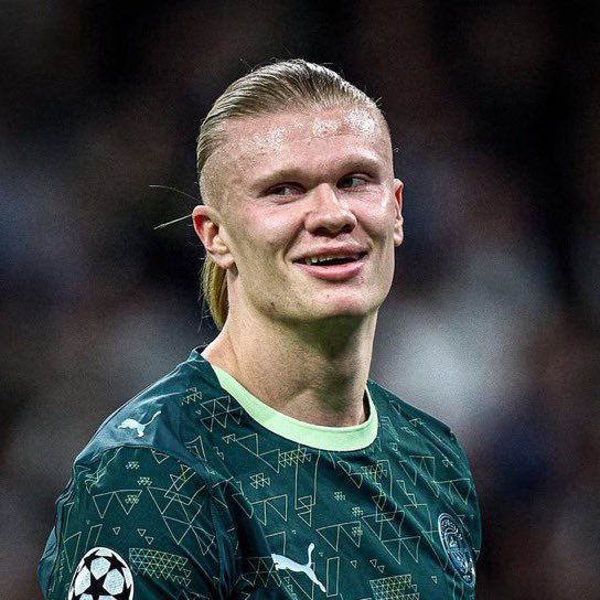 centreGoalHQ's tweet photo. 🚨 HAALAND: “MY FAVORITE FOR THE BALLON D’OR? MESSI.”

🎙️Interviewer: Erling, you’re nominated for the Ballon d’Or yourself. Who’s your favorite to win it?

🗣️Haaland: Messi.

🎙️Interviewer: Messi over yourself?

🗣️Haaland: Yes. I’m competitive and obviously I want to win, but if you ask me who I think is the greatest, it’s Messi.

🎙️Interviewer: What makes Messi your choice?

🗣️Haaland: He can score, create, control games and make difficult things look easy. For me, he’s the complete footballer.

🎙️Interviewer: What about Ronaldo?

🗣️Haaland: Cristiano is a legend, but my favorite is Messi.

🎙️Interviewer: So if Messi wins ahead of you, you won’t complain?

🗣️Haaland: No. I’ll congratulate him. I know how good he is.