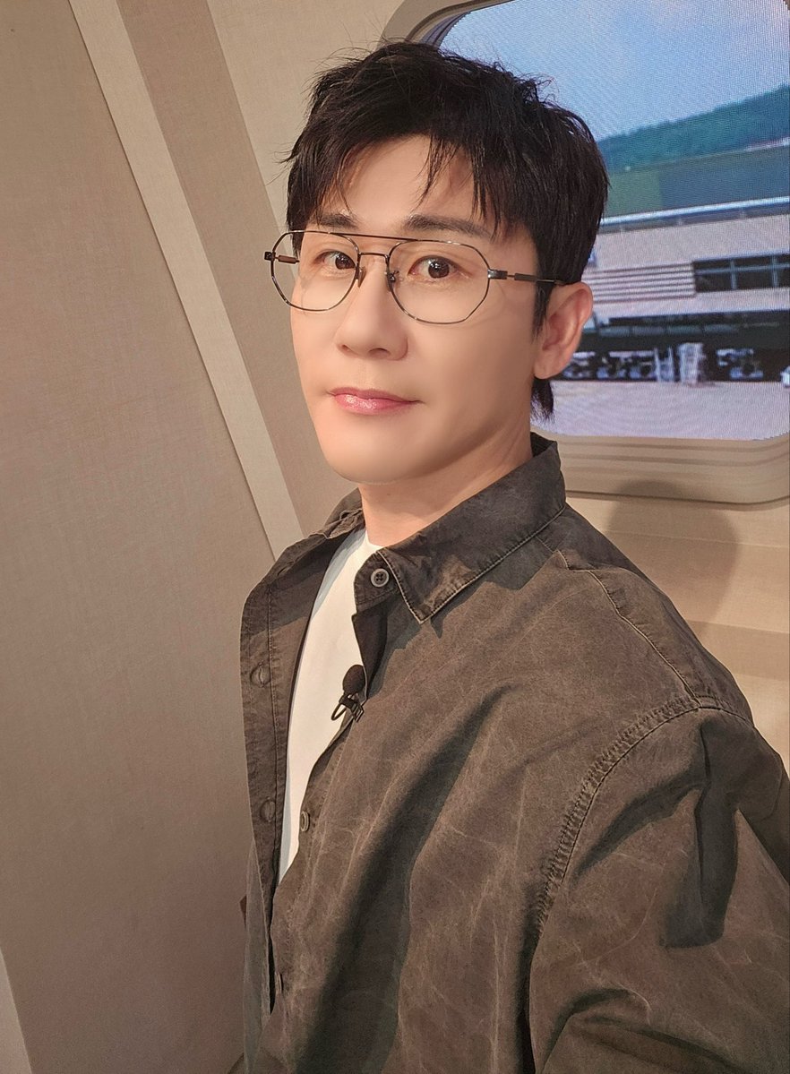 YOUNGTAK_ABYSS's tweet photo. 그게 뭐든 간에 GOGO 💨

260914 tvN 벌거벗은 세계사

#영탁 #YOUNGTAK
#벌거벗은세계사 https://t.co/j9UJ6O4Qeq