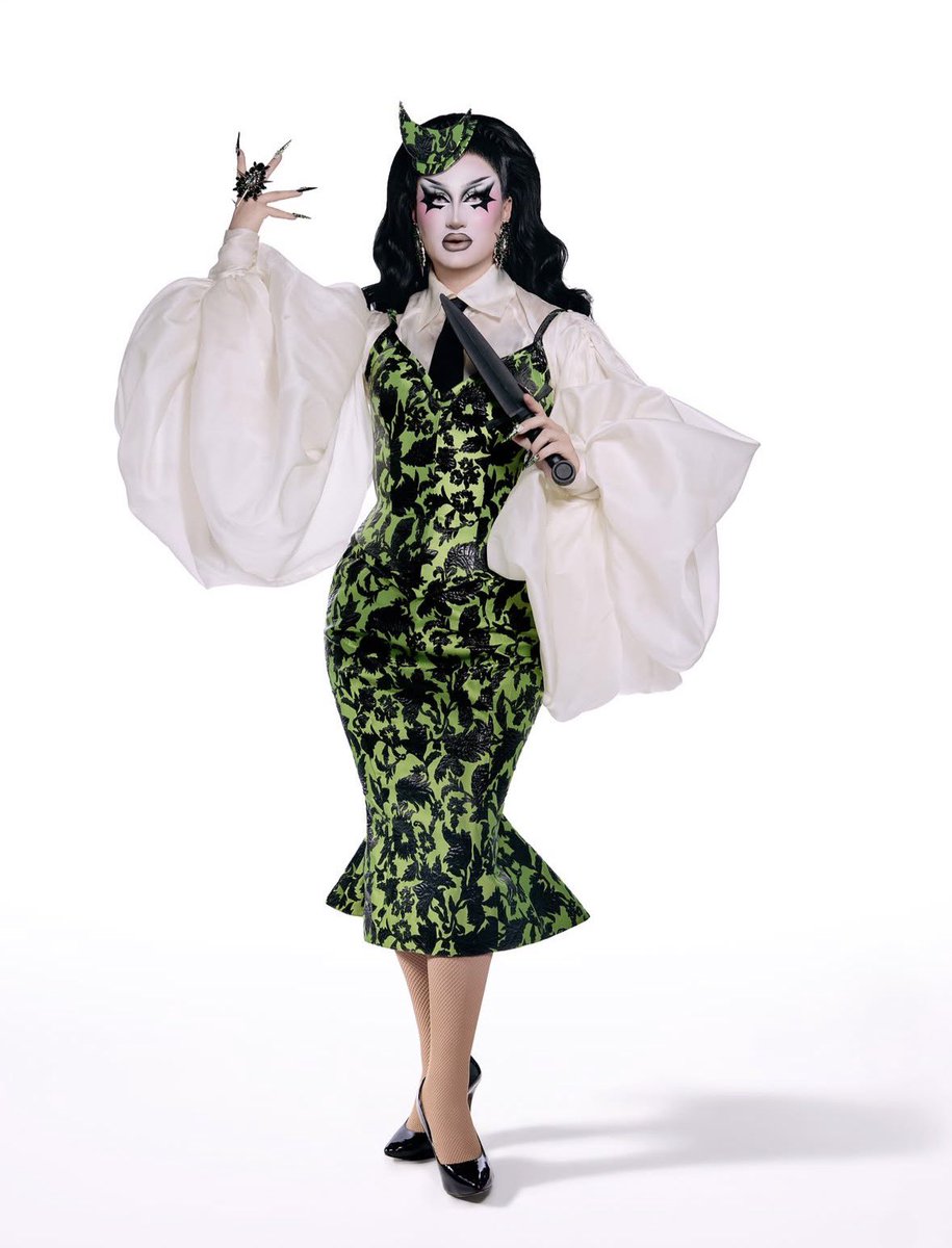 Drag_Crave's tweet photo. Van Goth looks incredible in her Promo look for The Traitors Canada season 4, premiering September 21 on CTV &amp; streaming the next day on Crave. https://t.co/HyMgYq1pcc