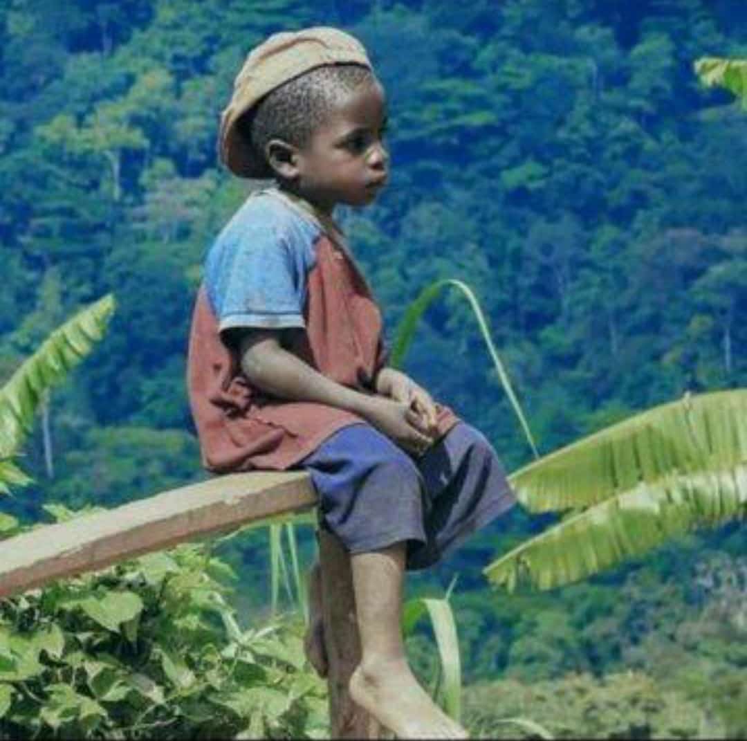 Troll_in_Rwanda's tweet photo. Ese bigenda gute ngo abantu bakize bakomeze bakire bagire n’ibifaranga byinshi, none ho twe b’i #Nyabimata dukomeze dukene?

Niyo wigiriye icumi ryawe, ejo mu gitondo ntumenya aho ryaciye wagira ngo imifuka yaratobotse🥱🙄🙄🙄🙄🤔😂 https://t.co/yIYXhZUFJH