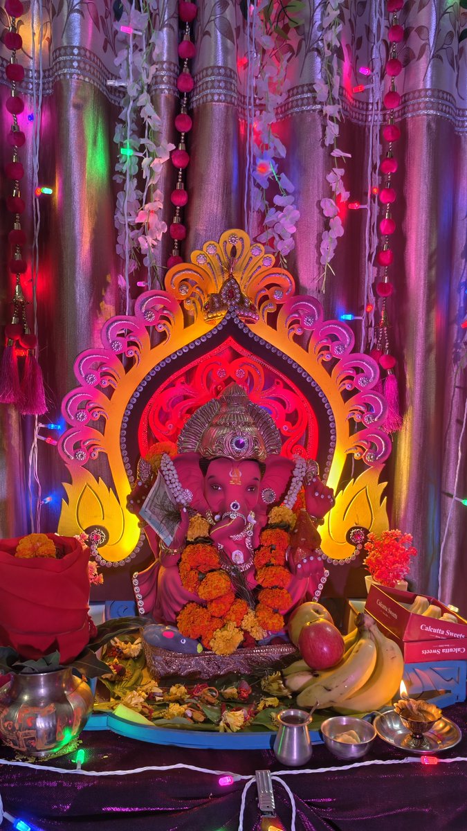 Ravischaubeyrpr's tweet photo. Ganpati Bappa Morya 🚩 🏠 

#ganpatibappamorya https://t.co/jOQaP15LsD