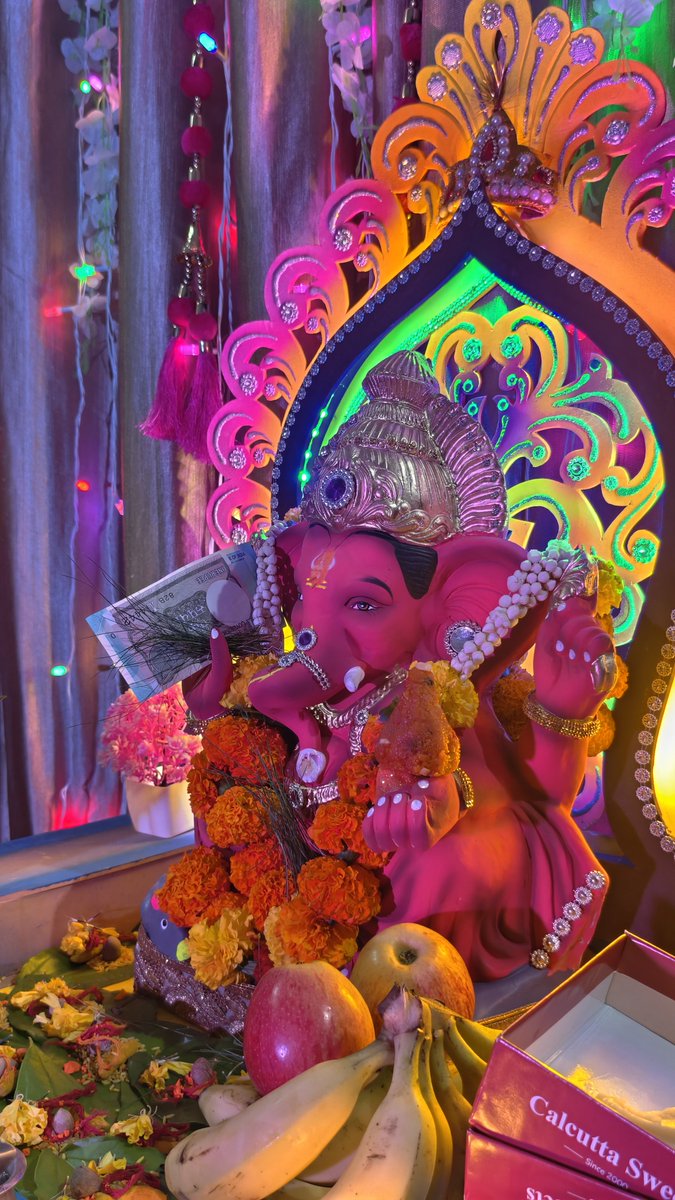 Ravischaubeyrpr's tweet photo. Ganpati Bappa Morya 🚩 🏠 

#ganpatibappamorya https://t.co/jOQaP15LsD