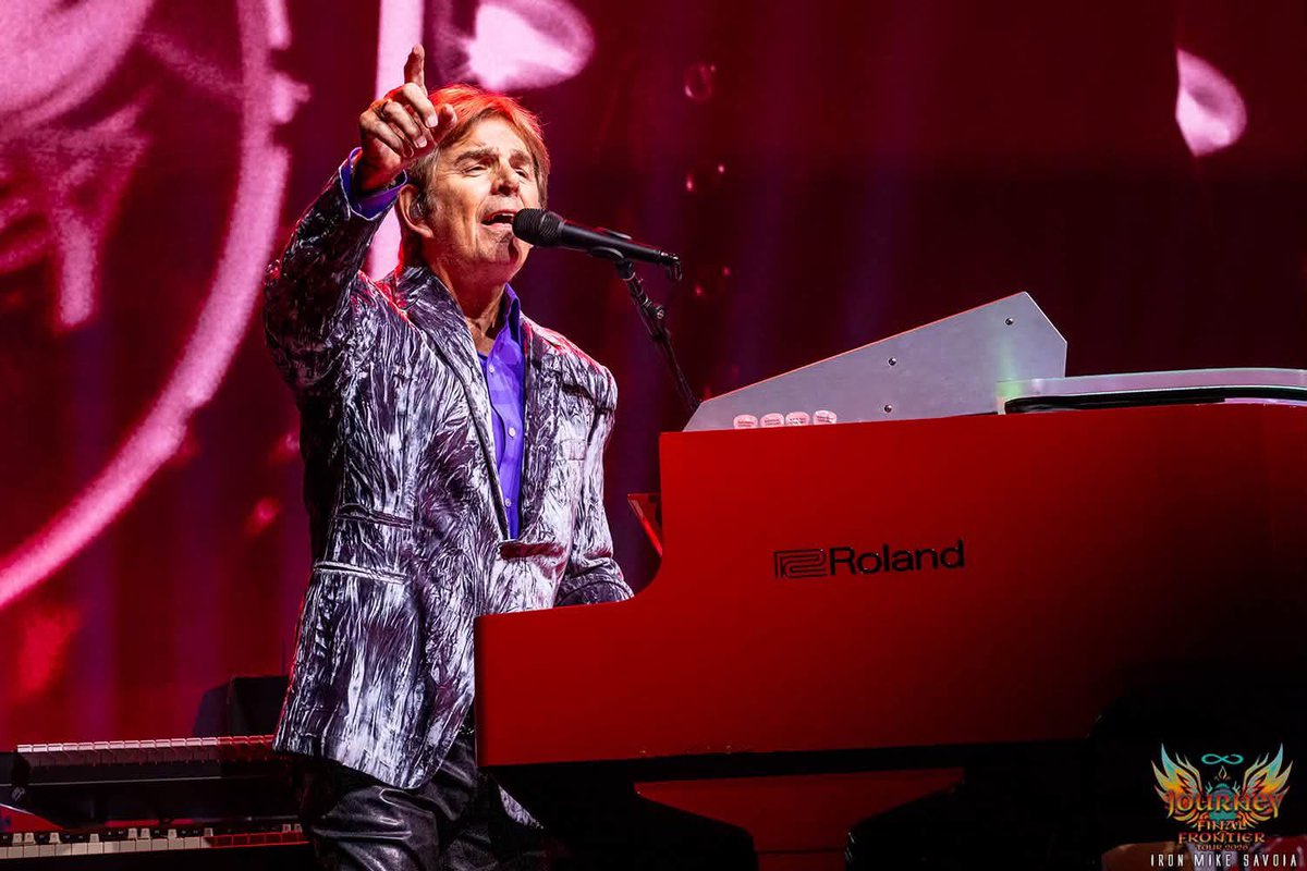 TheJonathanCain's tweet photo. Los Angeles, you were incredible! Thank you to everyone who came out, sang along, and made this night one to remember. I never take these moments for granted and I’m so grateful for your continued love and support through the years. https://t.co/kgzw2wIYTD