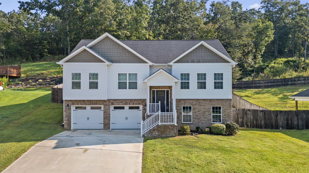 BenderRealtyTN's tweet photo. You won't want to scroll past this! Take a peek of our latest listing. #Birchwood #RealEstate https://t.co/2zpxNN9nWN