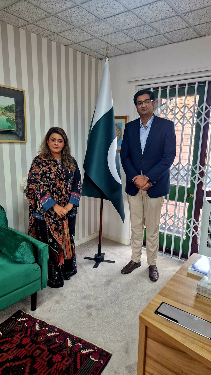 Kashifdrs's tweet photo. 𝐌𝐞𝐞𝐭𝐢𝐧𝐠 𝐰𝐢𝐭𝐡 𝐂𝐨𝐧𝐬𝐮𝐥 𝐆𝐞𝐧𝐞𝐫𝐚𝐥 𝐨𝐟 𝐏𝐚𝐤𝐢𝐬𝐭𝐚𝐧 𝐢𝐧 𝐁𝐢𝐫𝐦𝐢𝐧𝐠𝐡𝐚𝐦, 𝐌𝐫 𝐅𝐚𝐡𝐝 𝐀𝐦𝐣𝐚𝐝

🌸 𝐖𝐎𝐌𝐄𝐍 𝐄𝐌𝐏𝐎𝐖𝐄𝐑𝐌𝐄𝐍𝐓 – 𝐔𝐊 &amp; 𝐏𝐀𝐊𝐈𝐒𝐓���𝐍 🌸

Representing the voice and vision of women empowerment, 𝐃𝐫 𝐒𝐮𝐧𝐲𝐚 https://t.co/p1AJcJRRii